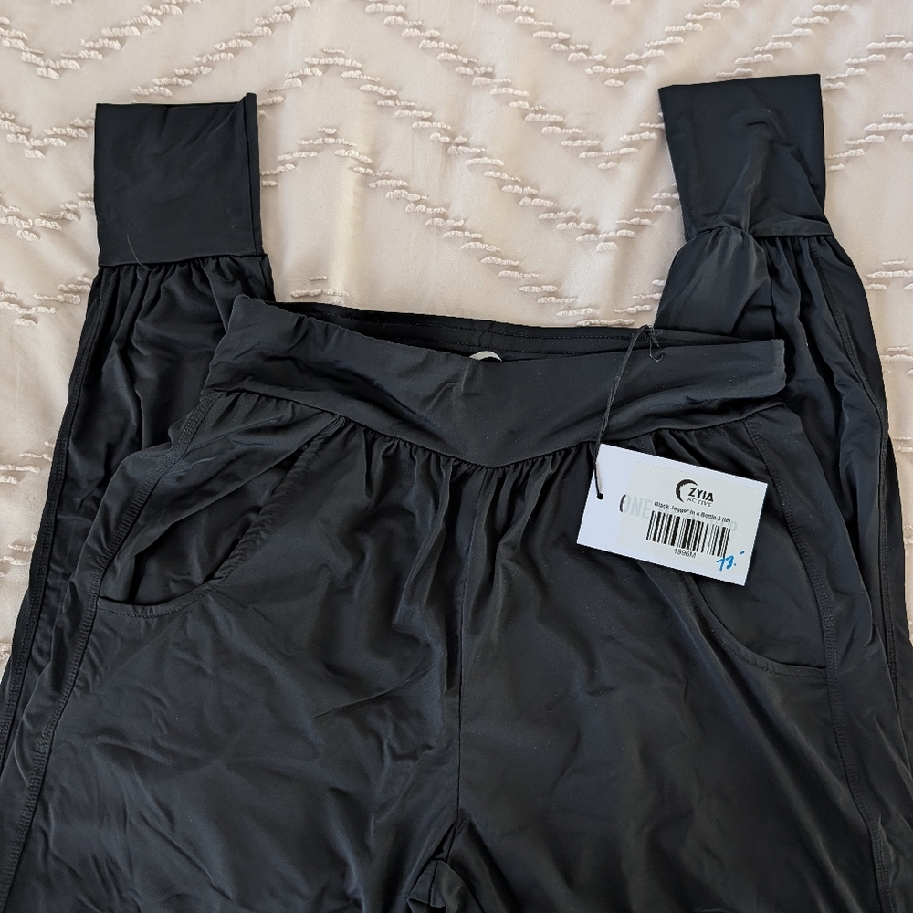 ZYIA Black Jogger in a Bottle